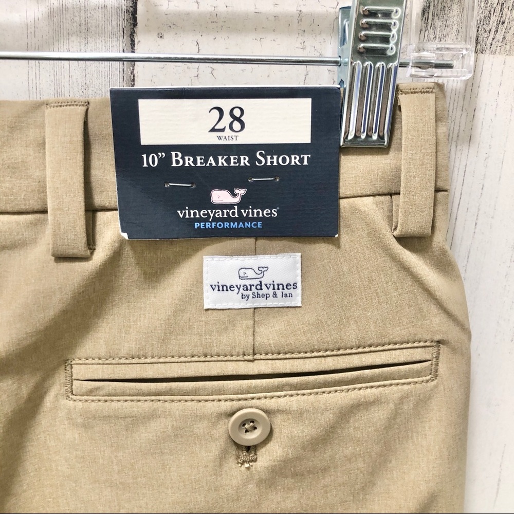 Vineyard Vines 10” Preformance Breaker Khaki NWT - Picture 13 of 13